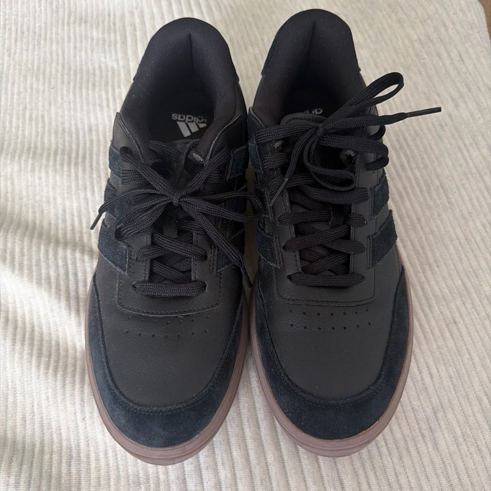 Adidas Men’s Black Low-Top Casual Sneakers